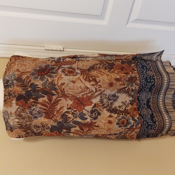 New Directions Ladies Sleeveless Blouse with Chiffon Overlay - Picture 3 of 8